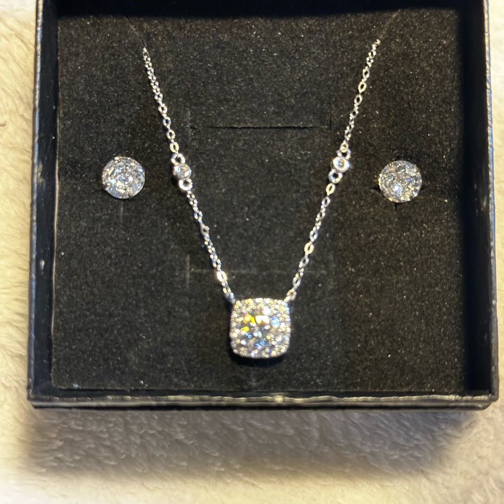 Moissanite Necklace Sterling Silver and earrings. 4 tct. GRA cert.